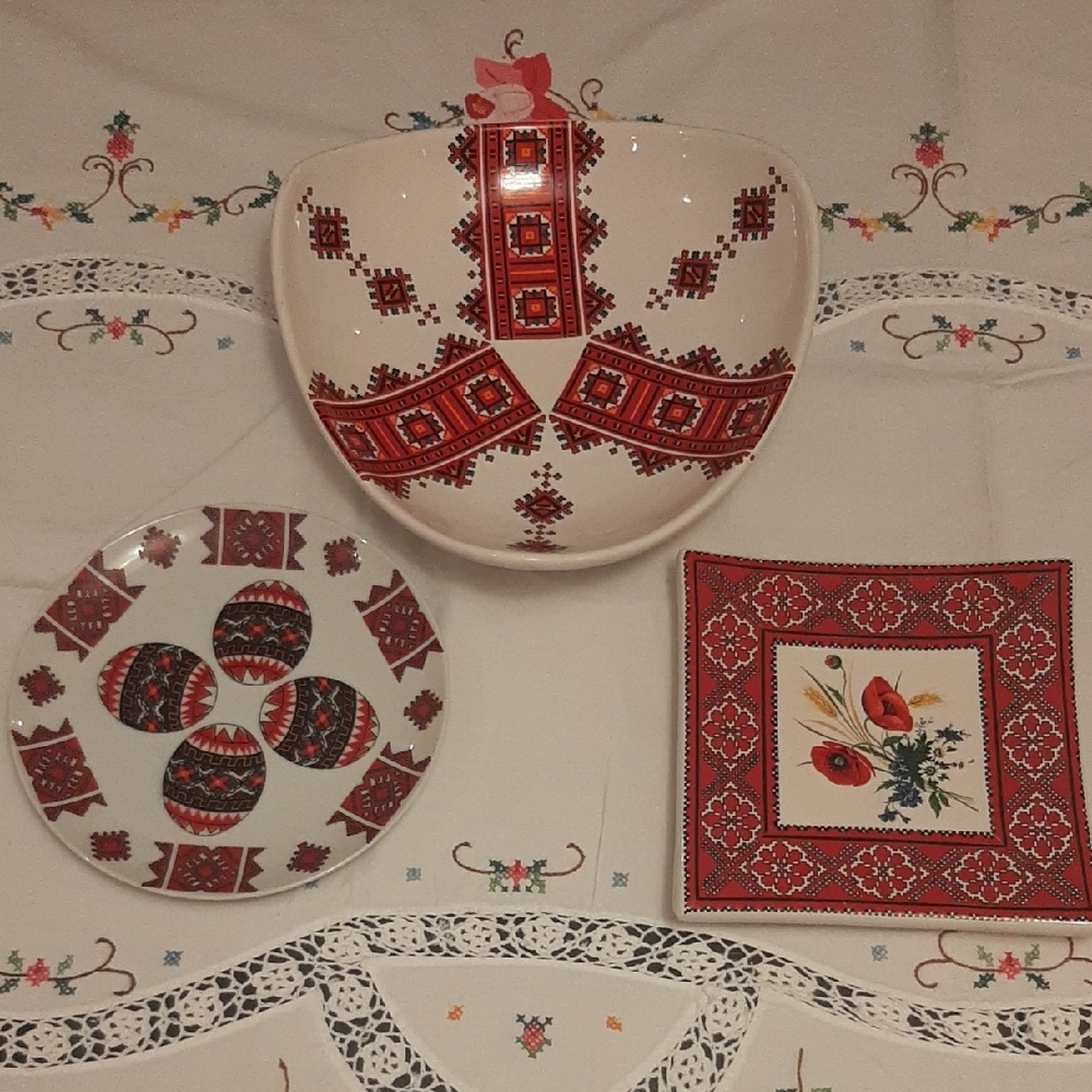 🇺🇦Decorative🇺🇦 UKRAINIAN Red and White Ceramic Bowl, Plate & Tray Set - Picture 2 of 13